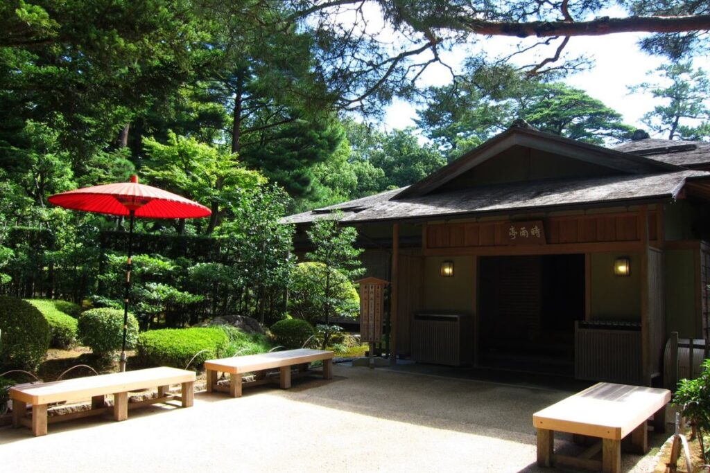 Kenroku-en Garden Kanazawa — one of Japan's Three Great Gardens